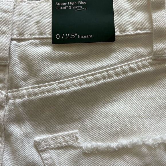 Wild fable cut off white denim shorts - Picture 4 of 5